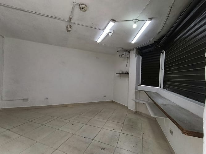 Local en arriendo en Buenos Aires, Medellín, 20 m² · foto 2 de 8