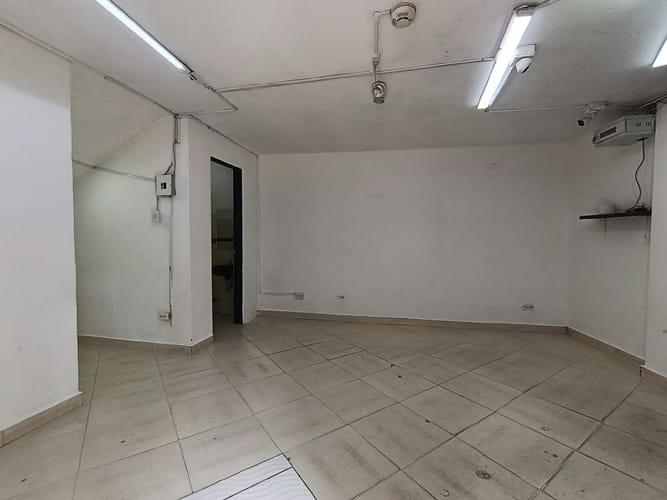Local en arriendo en Buenos Aires, Medellín, 20 m² · foto 6 de 8