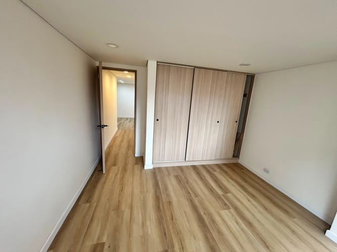 Apartaestudio en venta en Los Cedritos, Bogotá, 37 m² · foto 3 de 4