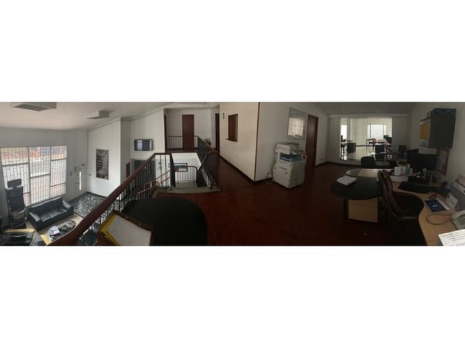 Casa de 5 alcobas en venta en Normandia, Bogotá, 556 m² · foto 3 de 14