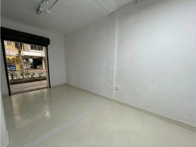 Local en arriendo en Parque Residencial La Sabana, Sabaneta, 36 m² · foto 2 de 8