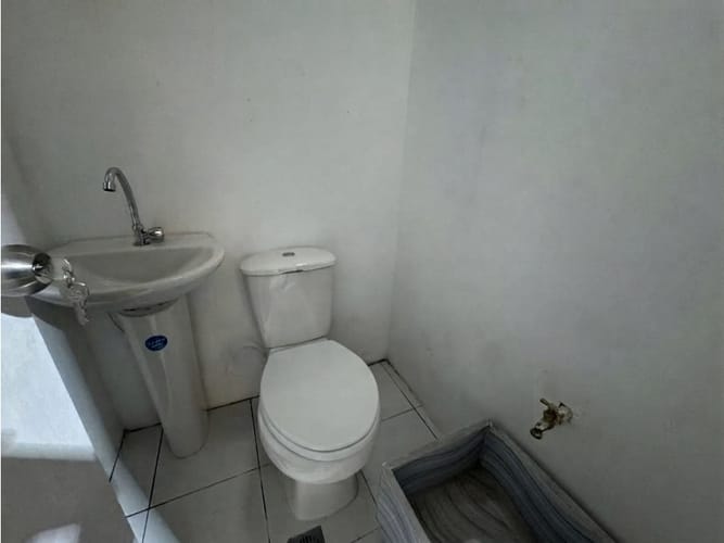 Local en arriendo en Parque Residencial La Sabana, Sabaneta, 36 m² · foto 8 de 8