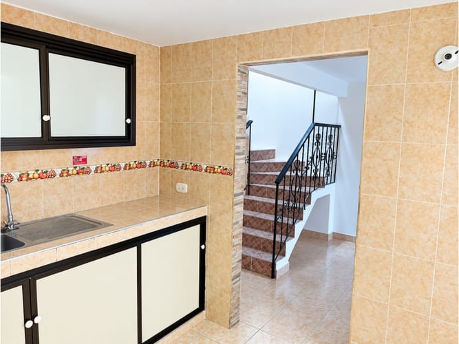 Casa de 3 alcobas en venta en Popular Modelo, Palmira, 70 m² · foto 2 de 24