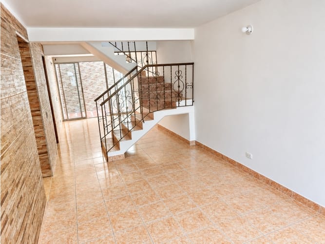 Casa de 3 alcobas en venta en Popular Modelo, Palmira, 70 m² · foto 3 de 24