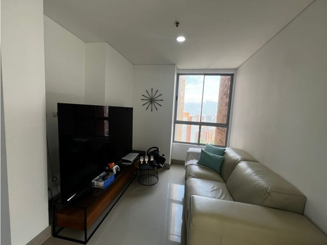 Apartamento de 3 alcobas en arriendo en La Florida, Medellín, 140 m² · foto 10 de 20