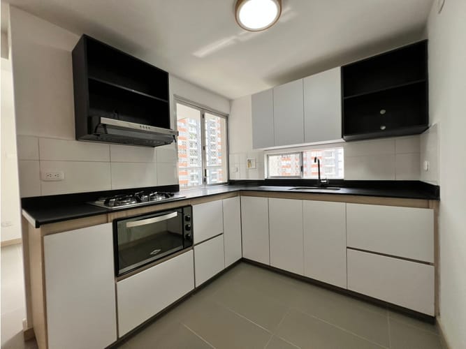 Apartamento en Arriendo en Loma de los bernal, Medellín
