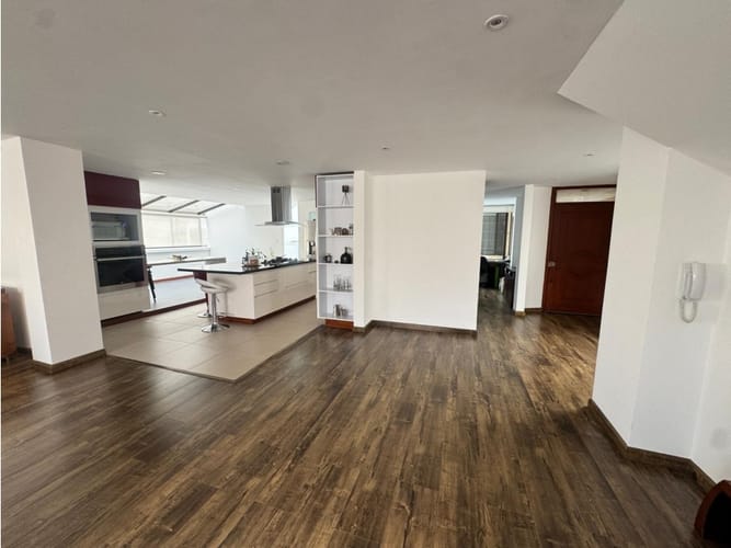 Apartamento de 4 alcobas en venta en Santa Barbara, Bogotá, 277 m² · foto 4 de 24