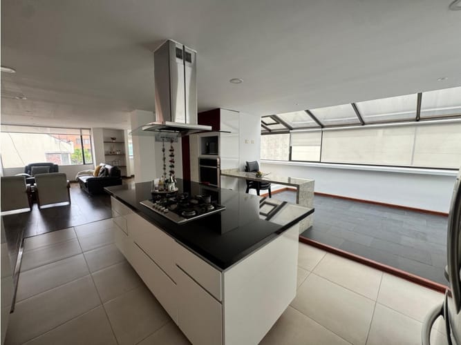 Apartamento de 4 alcobas en venta en Santa Barbara, Bogotá, 277 m² · foto 10 de 24