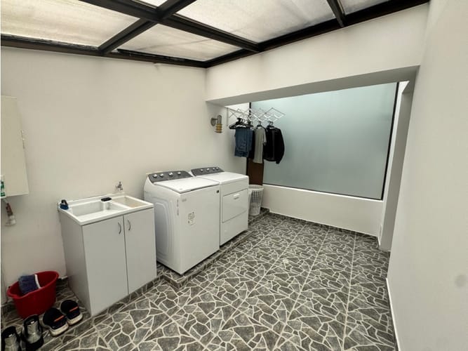 Apartamento de 4 alcobas en venta en Santa Barbara, Bogotá, 277 m² · foto 14 de 24