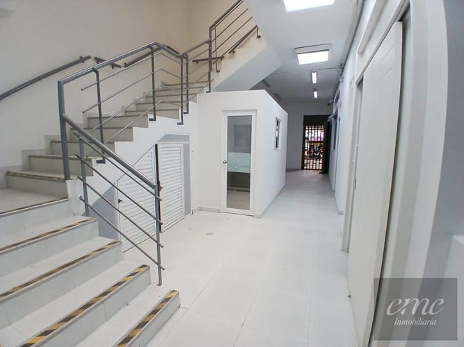Casa de 15 alcobas en arriendo en Los Angeles, Medellín, 450 m² · foto 4 de 16