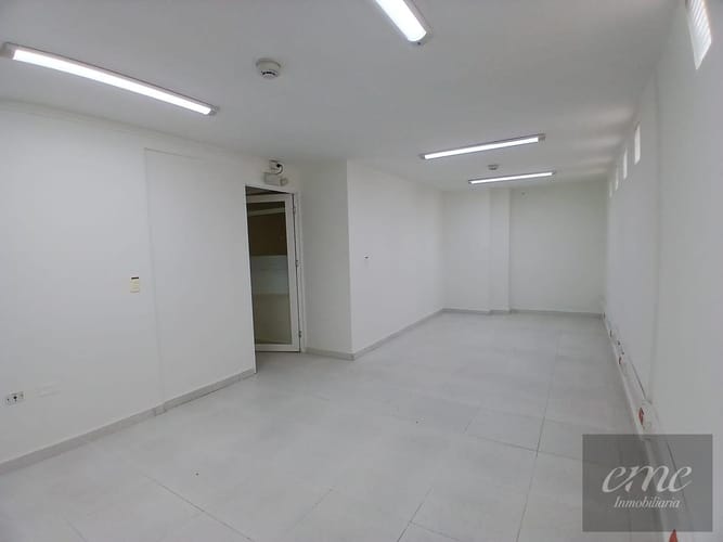 Casa de 15 alcobas en arriendo en Los Angeles, Medellín, 450 m² · foto 9 de 16