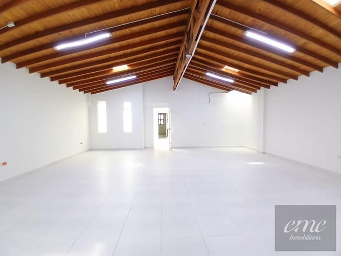 Casa de 15 alcobas en arriendo en Los Angeles, Medellín, 450 m² · foto 16 de 16