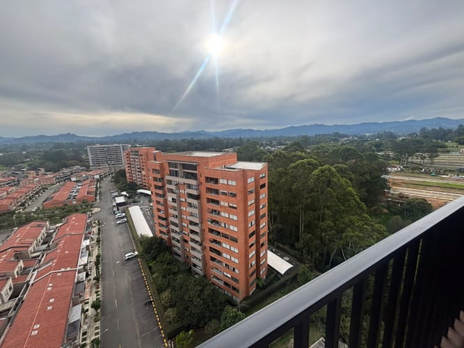 Apartamento de 2 alcobas en arriendo en Llano Grande, Rionegro, 74 m² · foto 4 de 10