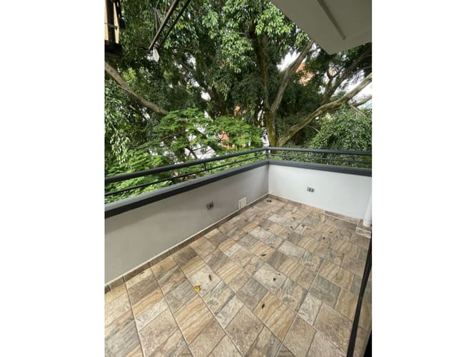 Apartamento de 2 alcobas en arriendo en Loma De Los Bernal, Medellín, 72 m² · foto 3 de 13
