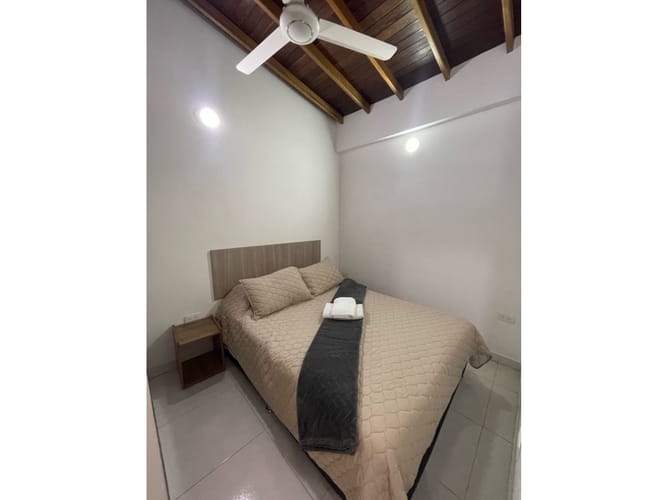 Apartamento de 2 alcobas en arriendo en Loma De Los Bernal, Medellín, 72 m² · foto 11 de 13