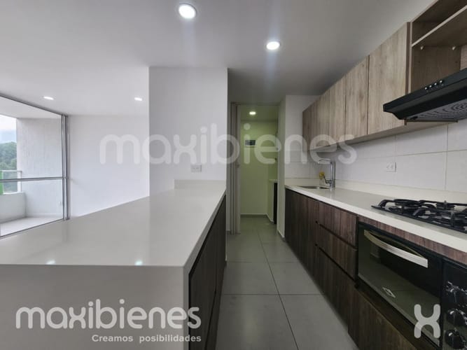 Apartamento de 3 alcobas en arriendo en San Diego, Medellín, 80 m² · foto 2 de 12