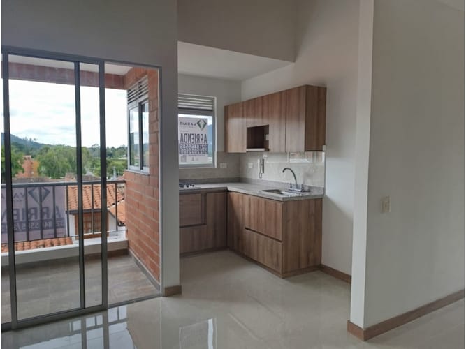 Apartamento de 2 alcobas en venta en La Ceja, 68 m² · foto 2 de 22