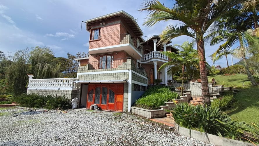 Casa de 5 alcobas en arriendo en La Ceja, La Ceja, 450 m² · foto 2 de 24