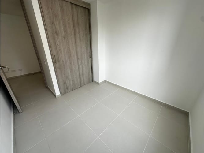 Apartamento de 3 alcobas en arriendo en Los Colores, Medellín, 80 m² · foto 12 de 19