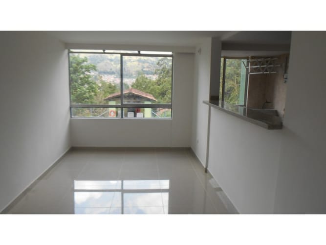 Apartamento de 3 alcobas en arriendo en La Milagrosa, Medellín, 52 m² · foto 6 de 24