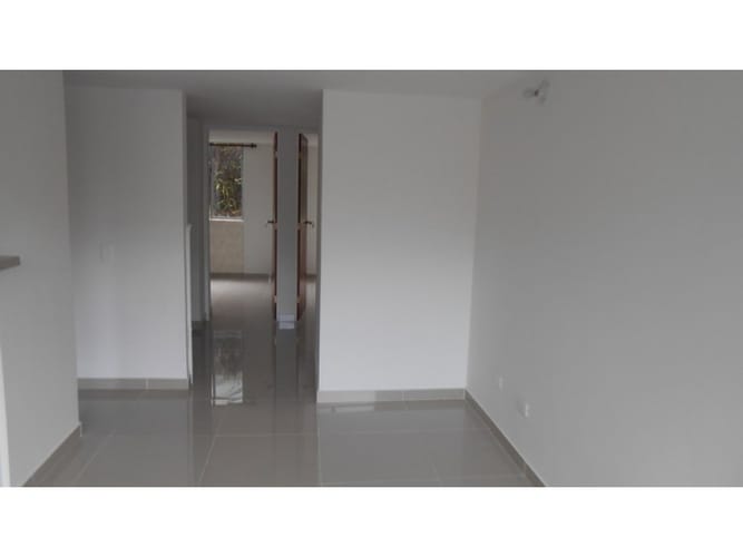 Apartamento de 3 alcobas en arriendo en La Milagrosa, Medellín, 52 m² · foto 7 de 24