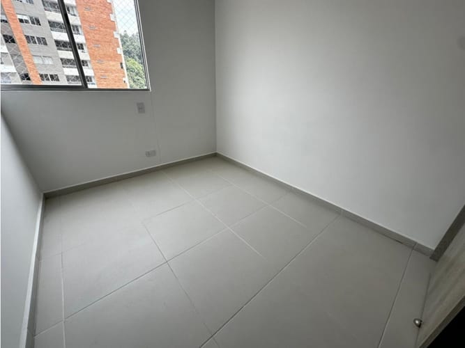 Apartamento de 3 alcobas en arriendo en Los Colores, Medellín, 80 m² · foto 14 de 19