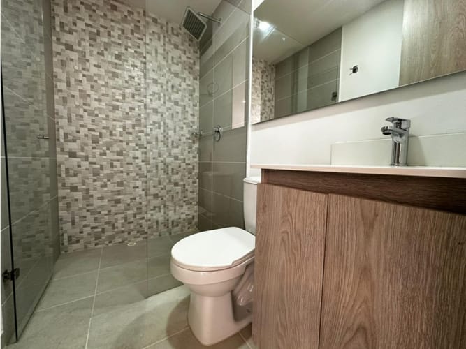 Apartamento de 3 alcobas en arriendo en Los Colores, Medellín, 80 m² · foto 17 de 19