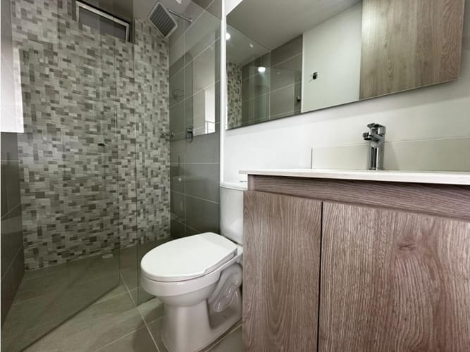 Apartamento de 3 alcobas en arriendo en Los Colores, Medellín, 80 m² · foto 18 de 19
