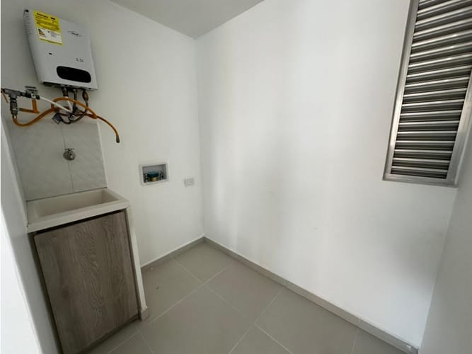 Apartamento de 3 alcobas en arriendo en Los Colores, Medellín, 80 m² · foto 19 de 19
