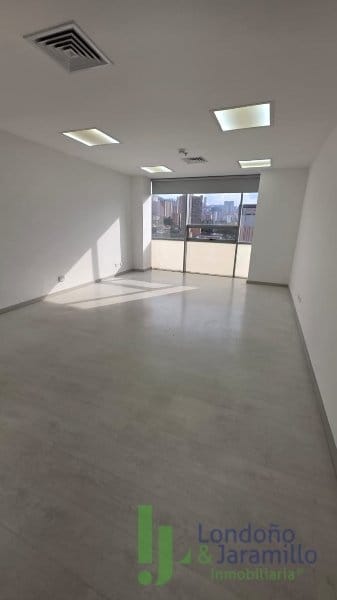 Oficina en arriendo en Primavera, Envigado, 37 m² · foto 2 de 9