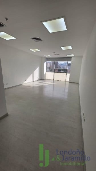 Oficina en arriendo en Primavera, Envigado, 37 m² · foto 3 de 9