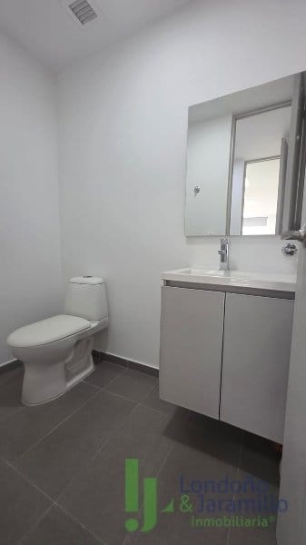 Oficina en arriendo en Primavera, Envigado, 37 m² · foto 7 de 9