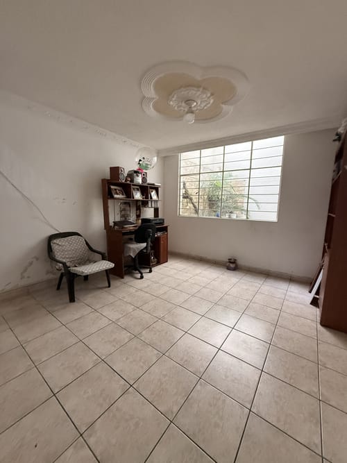 Casa de 6 alcobas en venta en Asturias, Bucaramanga, 366 m² · foto 4 de 24