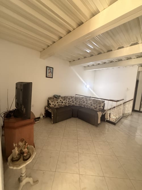 Casa de 6 alcobas en venta en Asturias, Bucaramanga, 366 m² · foto 11 de 24