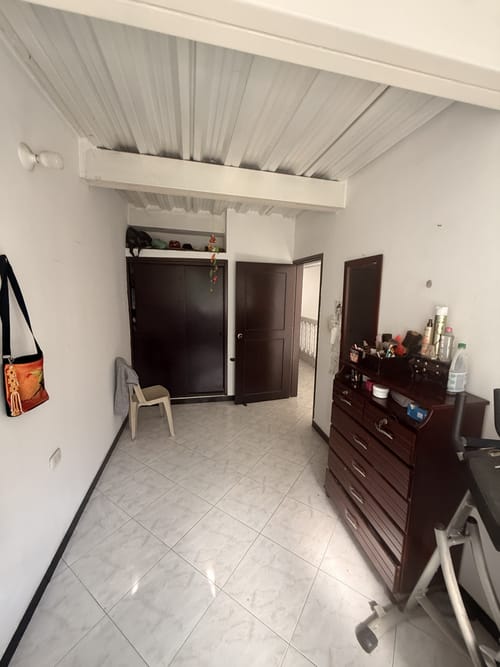 Casa de 6 alcobas en venta en Asturias, Bucaramanga, 366 m² · foto 13 de 24