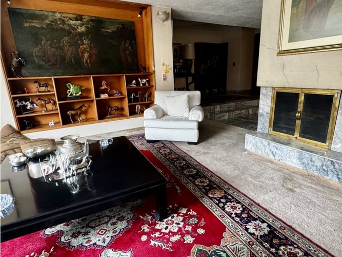 Apartamento de 3 alcobas en venta en Santa Barbara Central, Bogotá, 176 m² · foto 2 de 18