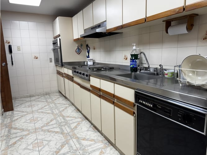Apartamento de 3 alcobas en venta en Santa Barbara Central, Bogotá, 176 m² · foto 9 de 18