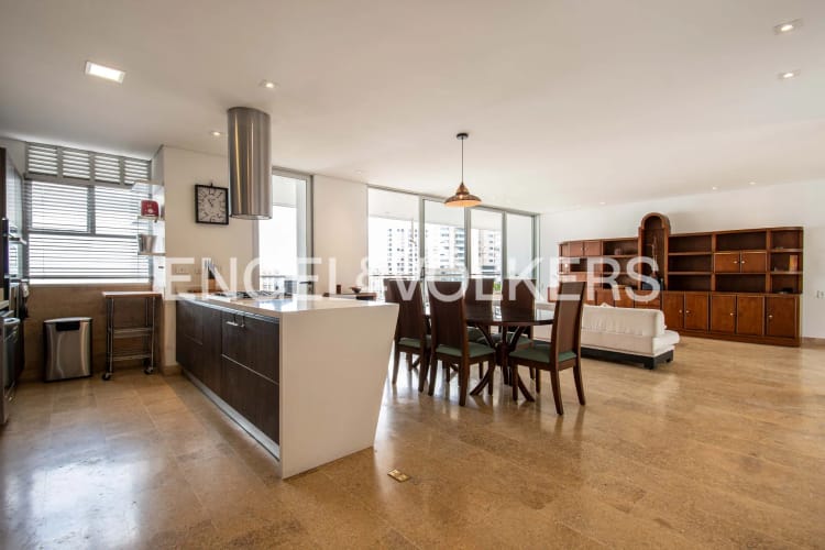Apartamento de 3 alcobas en arriendo en Los Balsos, Medellín, 222 m² · foto 5 de 18