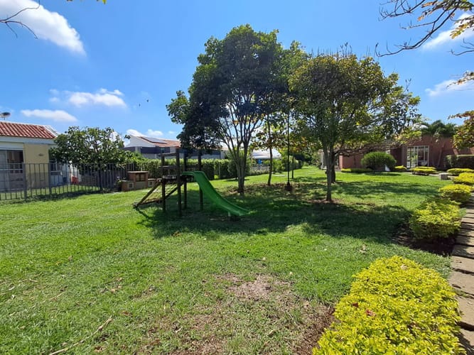 Casa de 4 alcobas en venta en El Castillo, Jamundí, 150 m² · foto 2 de 21