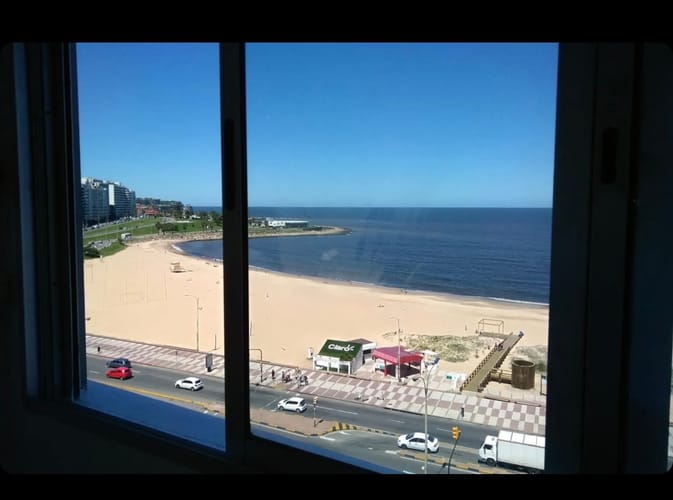 Apartamento en Pocitos, 3 DORMITORIOS. Primera lìnea de rambla Pocitos · Foto 2