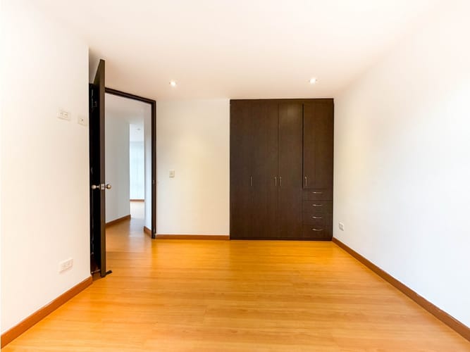 Apartamento de 2 alcobas en venta en Santa Barbara, Bogotá, 40 m² · foto 7 de 10