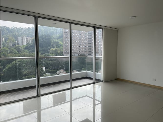 Apartamento de 2 alcobas en arriendo en Loma Del Indio, Medellín, 68 m² · foto 3 de 24