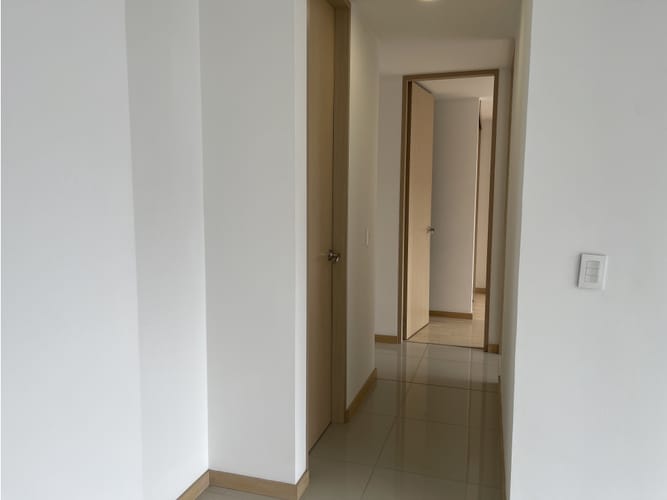 Apartamento de 2 alcobas en arriendo en Loma Del Indio, Medellín, 68 m² · foto 4 de 24