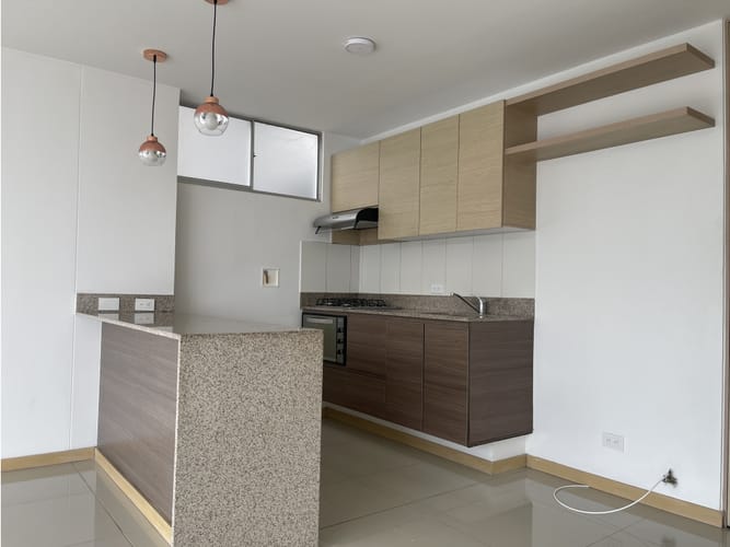 Apartamento de 2 alcobas en arriendo en Loma Del Indio, Medellín, 68 m² · foto 5 de 24