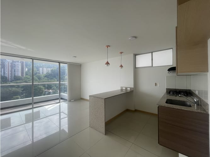 Apartamento de 2 alcobas en arriendo en Loma Del Indio, Medellín, 68 m² · foto 6 de 24