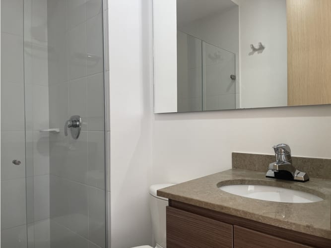 Apartamento de 2 alcobas en arriendo en Loma Del Indio, Medellín, 68 m² · foto 8 de 24
