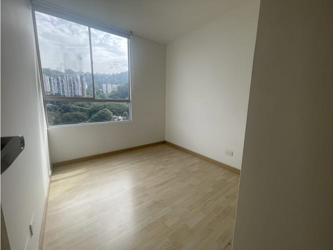 Apartamento de 2 alcobas en arriendo en Loma Del Indio, Medellín, 68 m² · foto 10 de 24