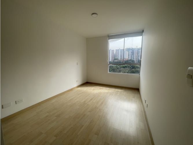 Apartamento de 2 alcobas en arriendo en Loma Del Indio, Medellín, 68 m² · foto 11 de 24