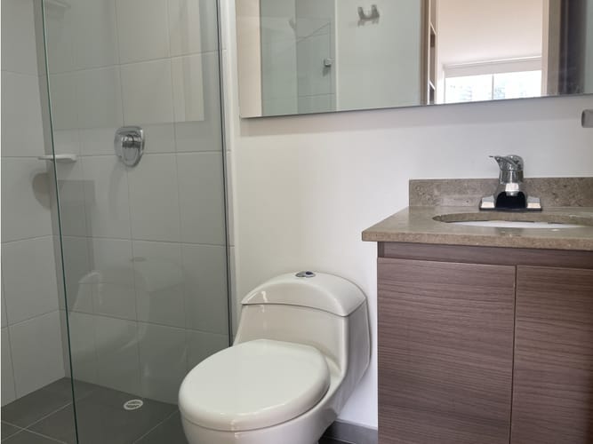 Apartamento de 2 alcobas en arriendo en Loma Del Indio, Medellín, 68 m² · foto 14 de 24