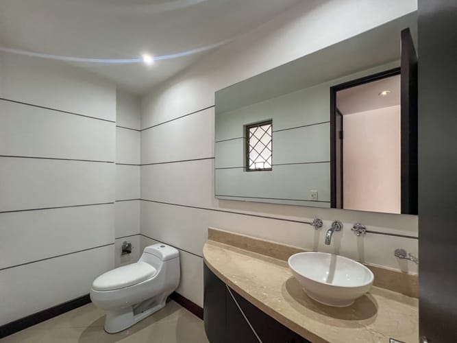 Apartamento de 3 alcobas en arriendo en Los Rosales, Bogotá, 174 m² · foto 8 de 20